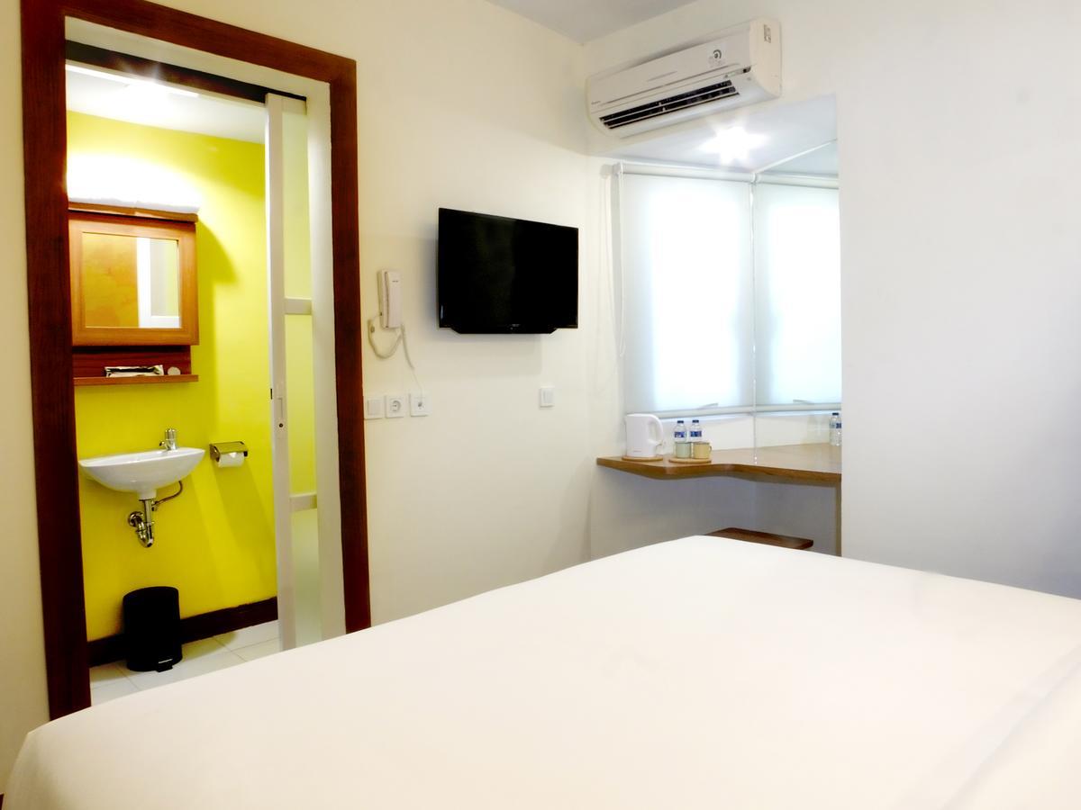 Nunia Inn Bandara Jakarta Tangerang Extérieur photo