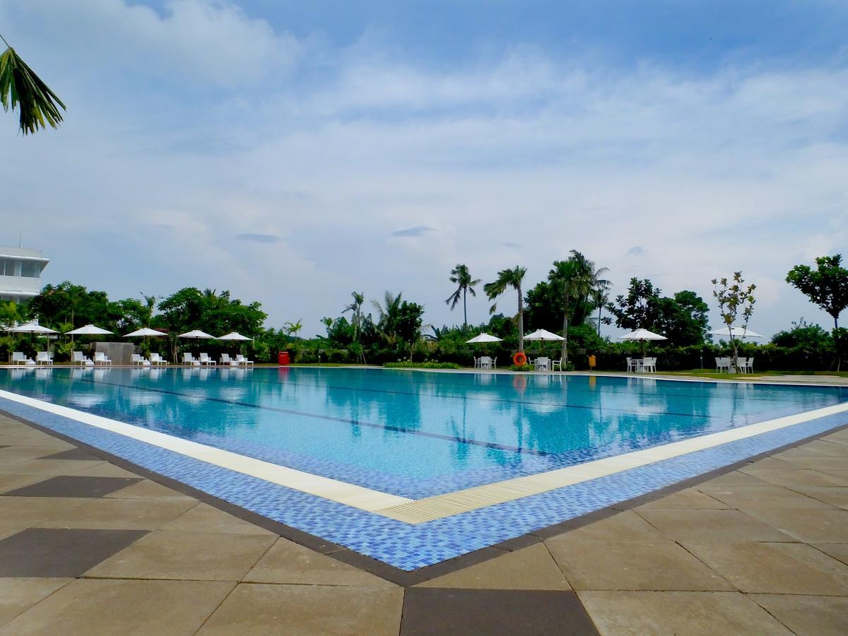 Nunia Inn Bandara Jakarta Tangerang Extérieur photo